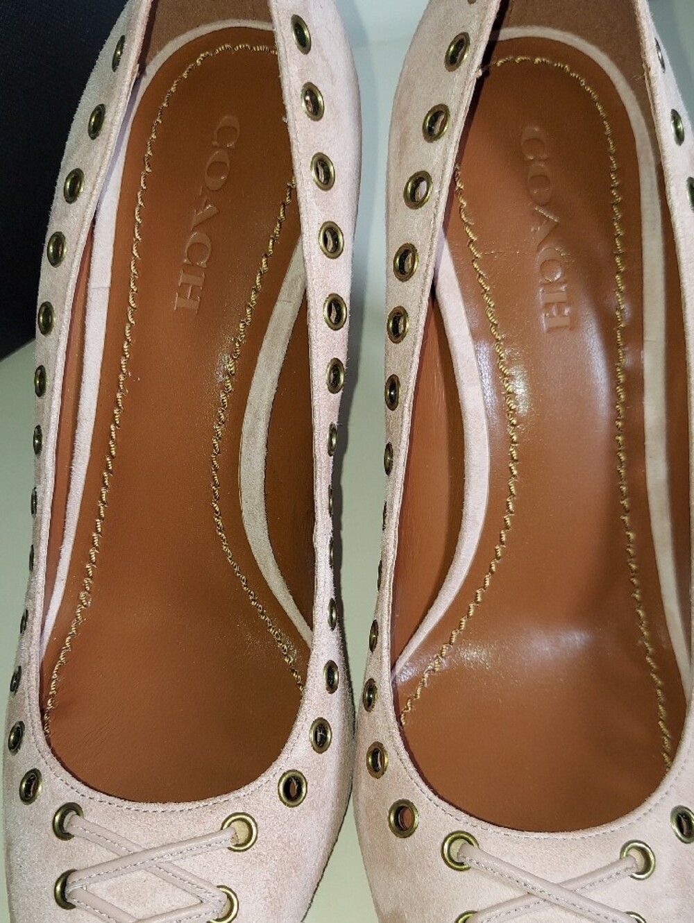 Coach Varick Suede Pale Blush Pointed Toe Grommet Pump Stiletto Heels Size 10 - Picture 6 of 13